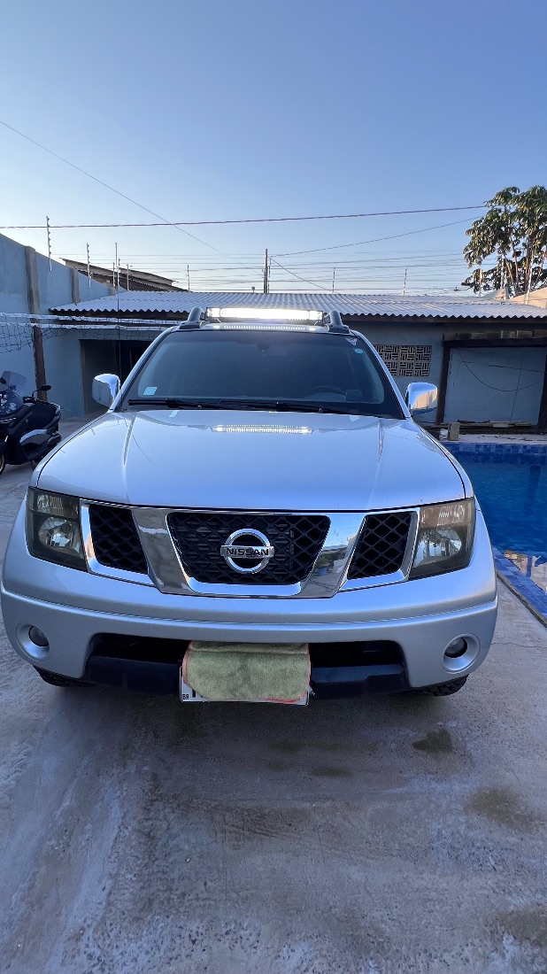 Nissan Frontier LE CD 2.5 4x4 Turbo Mecânico Diesel 2011/2011 — foto 6 de 15