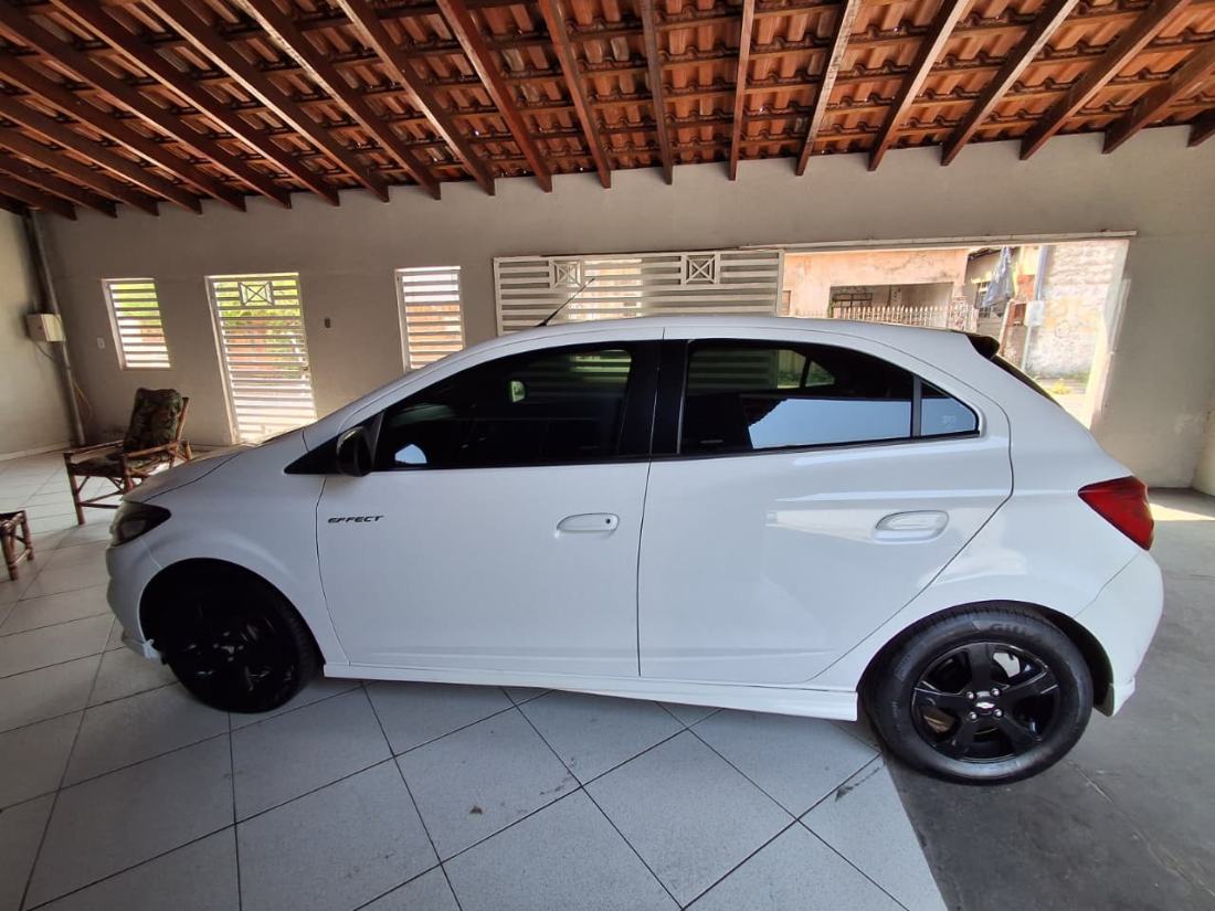 CHEVROLET/GM Onix Hatch Effect 1.4 Mecânico Flex 2019/2019 — foto 2 de 9