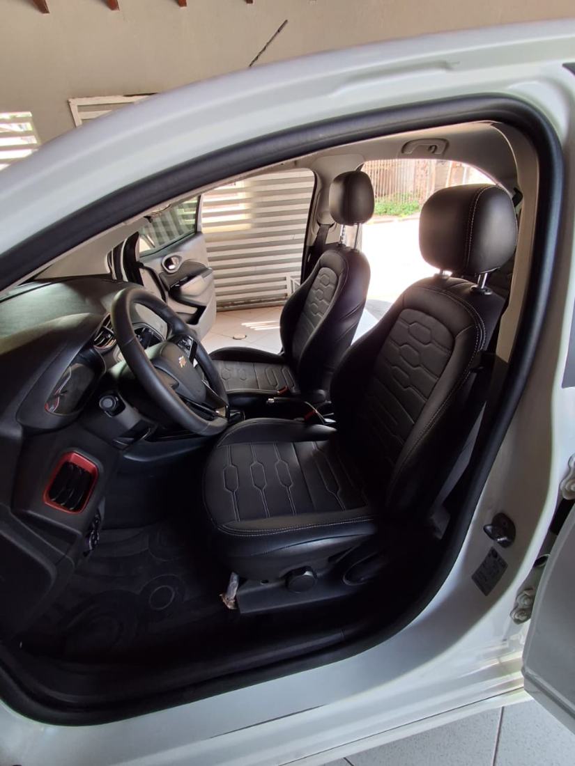 CHEVROLET/GM Onix Hatch Effect 1.4 Mecânico Flex 2019/2019 — foto 5 de 9