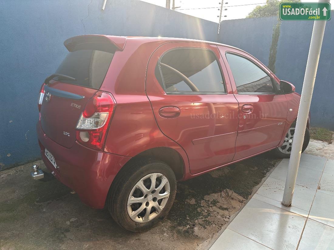 TOYOTA Etios Hatch X 1.3 Automático Flex 2016/2017 — foto 6 de 9