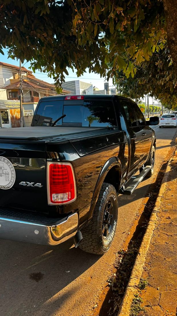 RAM Ram 2500 Laramie CD 6.7 TDI 4x4 Diesel 2016/2016 — foto 4 de 13