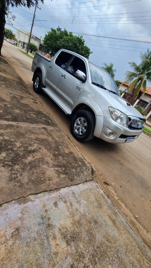 Toyota Hilux SRV CD D4-D 3.0 4x4 TDI Automático Diesel 2010/2010 — foto 2 de 7