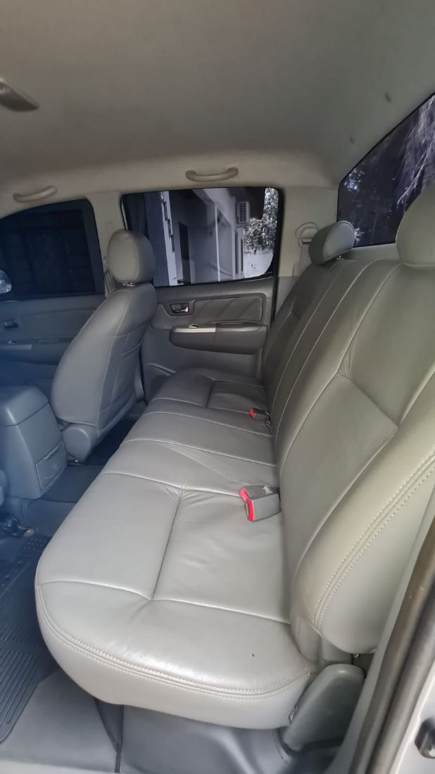 Toyota Hilux SRV CD D4-D 3.0 4x4 TDI Automático Diesel 2010/2010 — foto 6 de 7