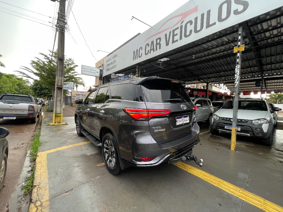 Toyota Hilux SW4 Diamond 2.8 4x4 Turbo Automático Diesel 2022/2022 — foto 4 de 15
