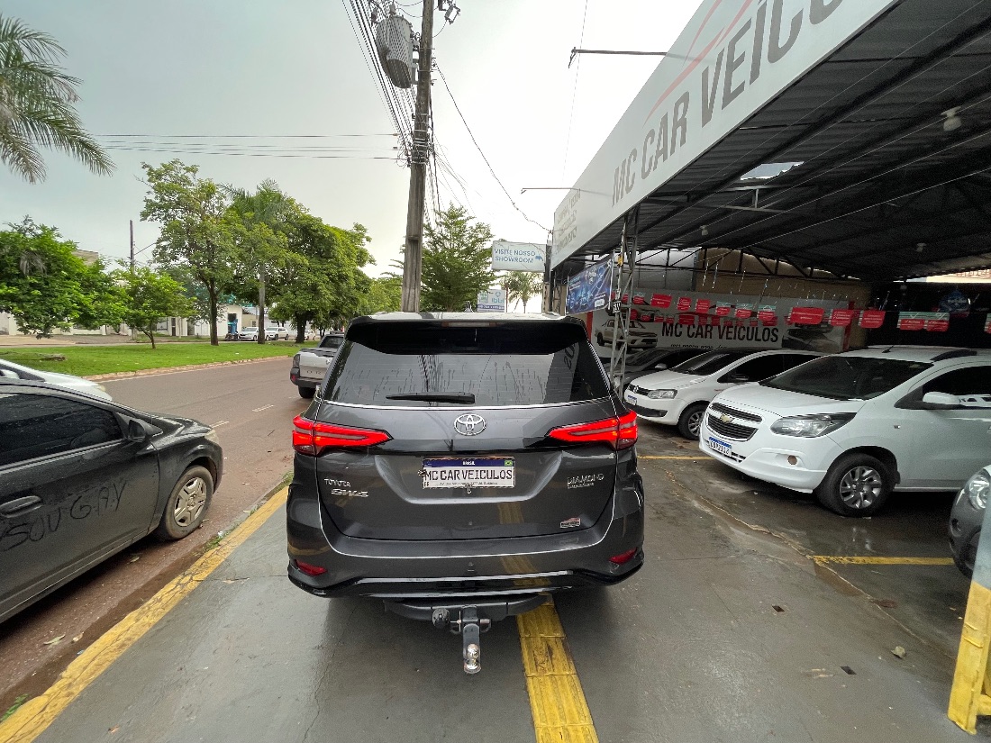 Toyota Hilux SW4 Diamond 2.8 4x4 Turbo Automático Diesel 2022/2022 — foto 5 de 15