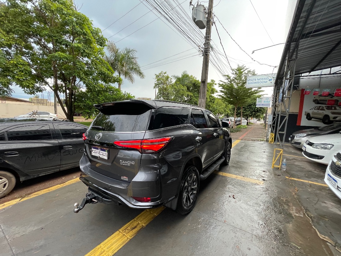Toyota Hilux SW4 Diamond 2.8 4x4 Turbo Automático Diesel 2022/2022 — foto 6 de 15