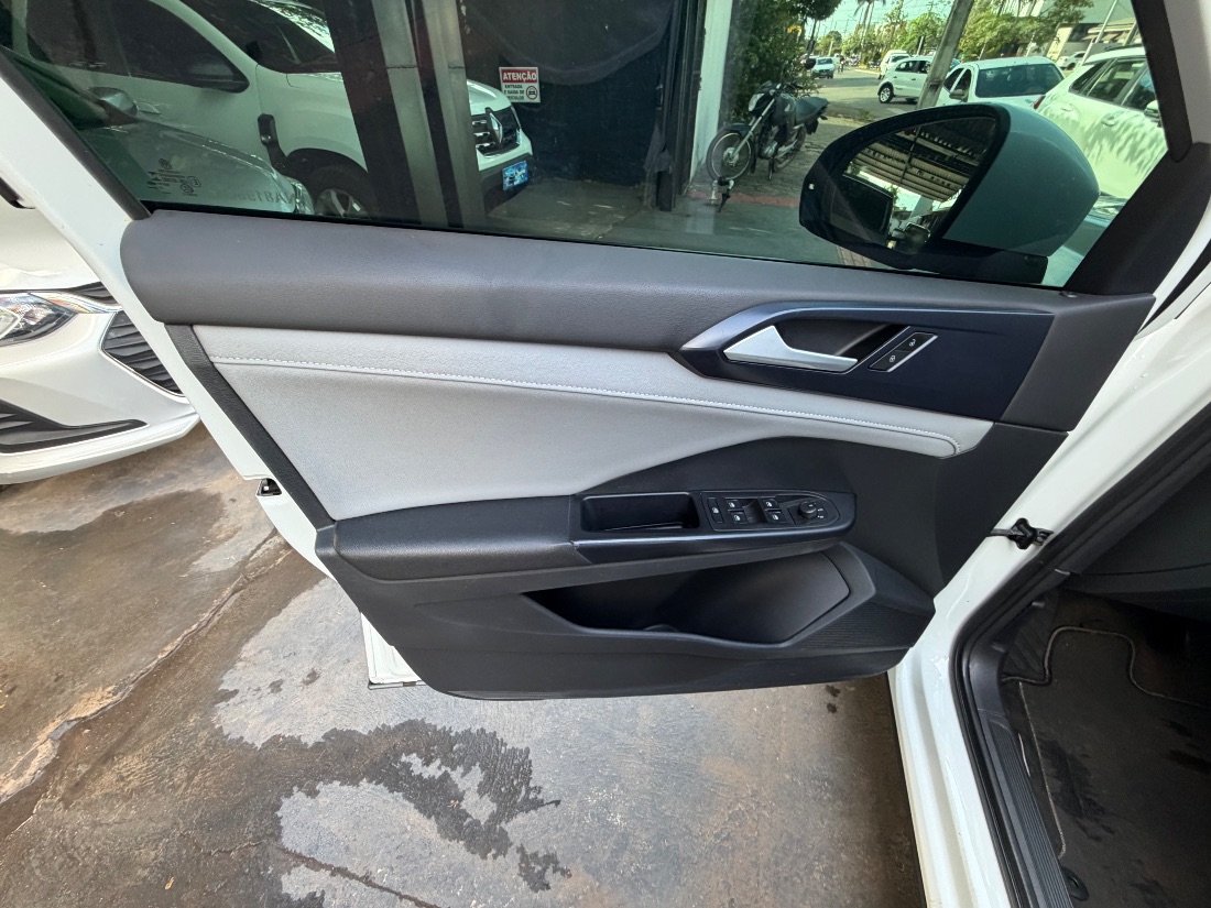 Volkswagen Taos Comfortline 250 TSI 1.4 Automático Flex 2022/2022 — foto 9 de 13