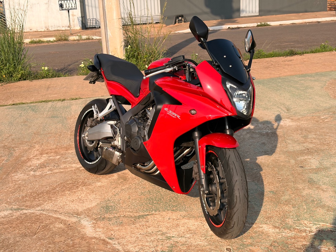 Honda CBR 650F 2015/2015 — foto 5 de 9