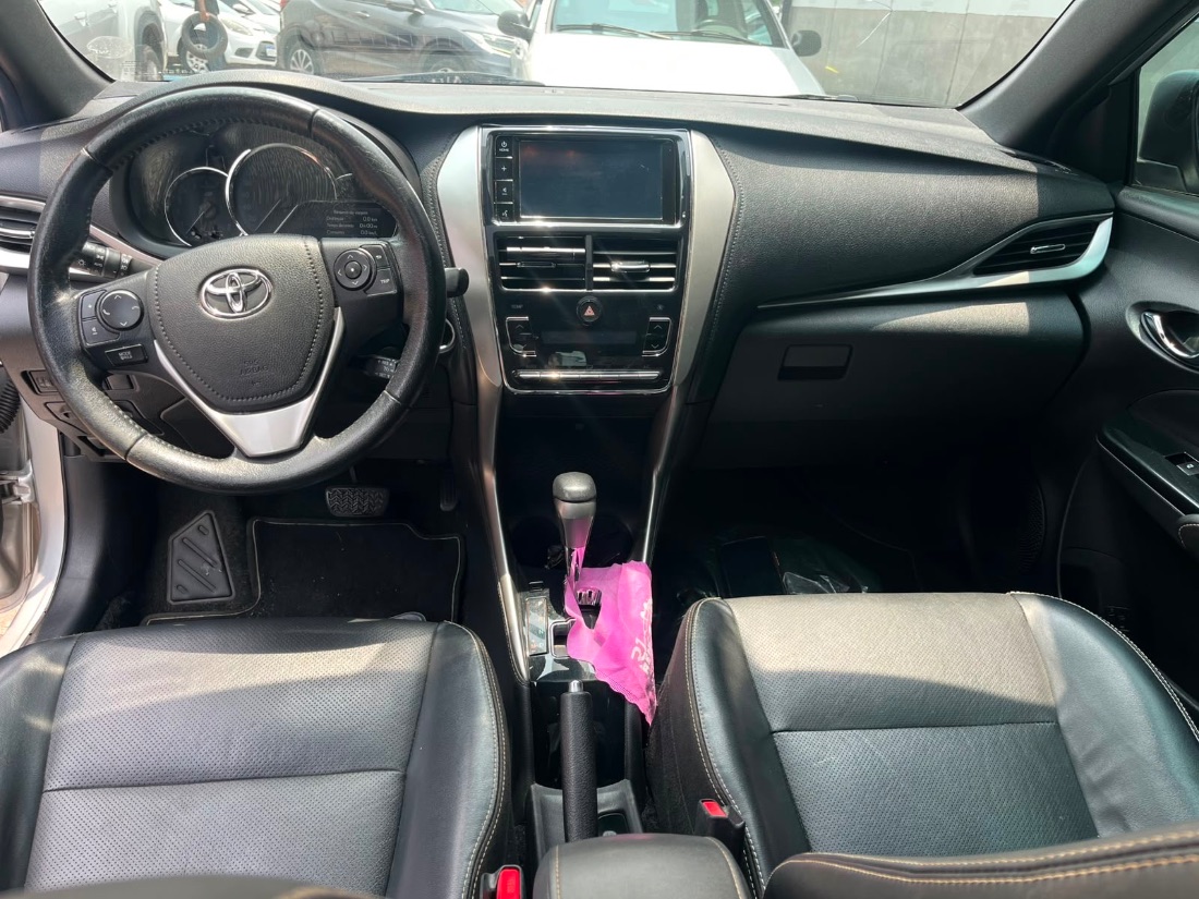 Toyota Yaris Hatch XLS 1.5 Automático Flex 2018/2019 — foto 10 de 12