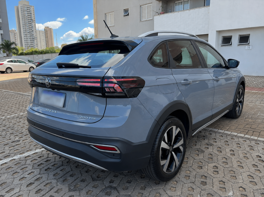 Volkswagen Nivus Highline 200 TSI Automático Flex 2023/2023 — foto 2 de 8