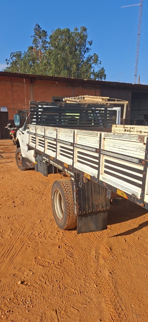 Ford F-4000 4x4 2p diesel 2018/2019 — foto 7 de 10