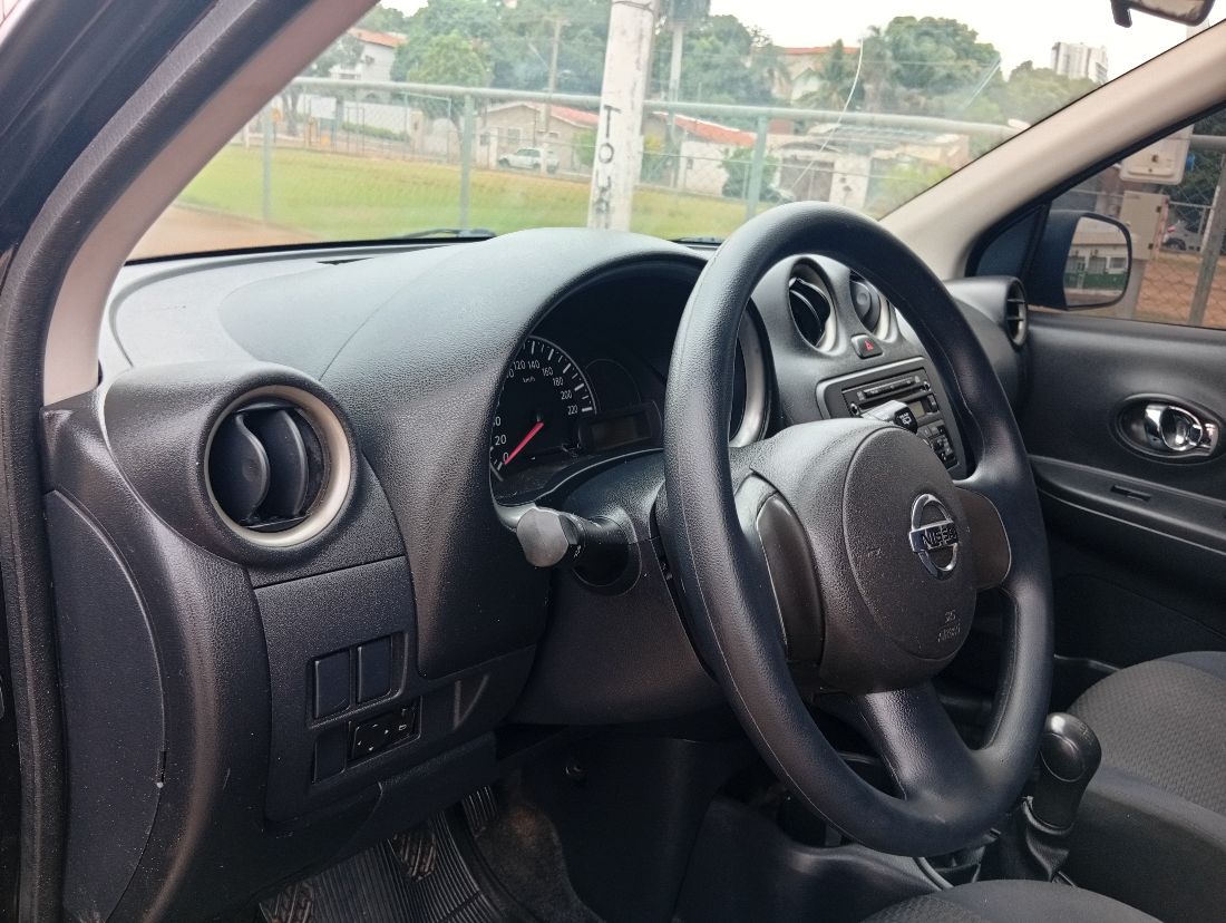 Nissan March S 1.6 5P Flex Fuel 2011/2012 — foto 11 de 15