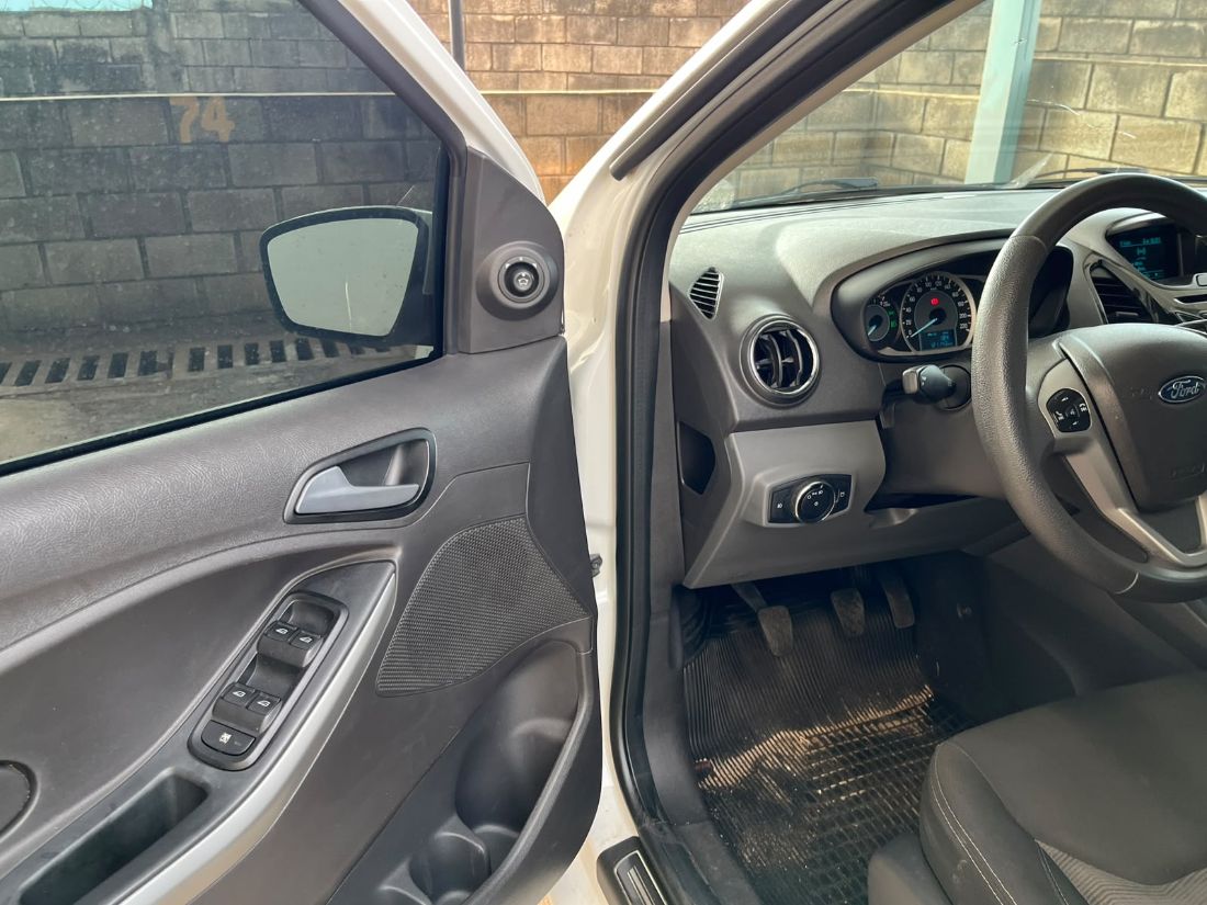 Ford Ka Hatch SEL 1.5 Flex 5P 2016/2017 — foto 8 de 8