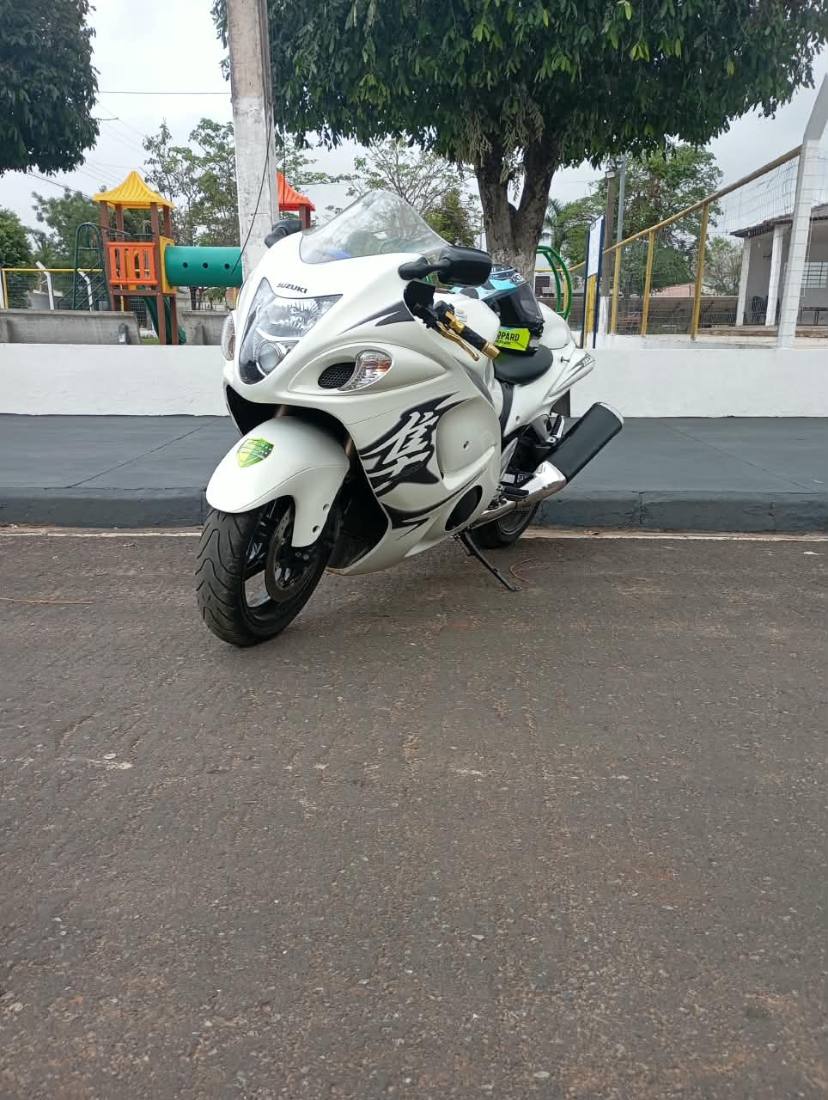 Suzuki GSX 1300-R Hayabusa 2012/2013 — foto 4 de 12