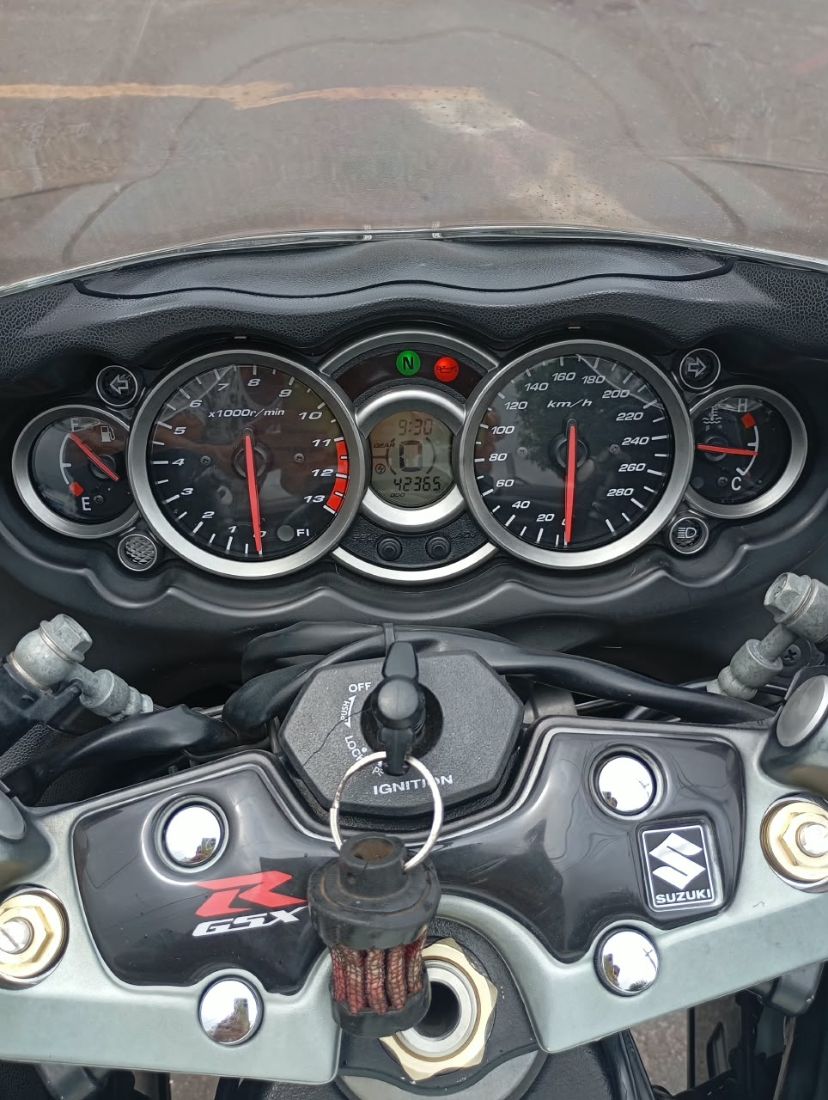 Suzuki GSX 1300-R Hayabusa 2012/2013 — foto 6 de 12