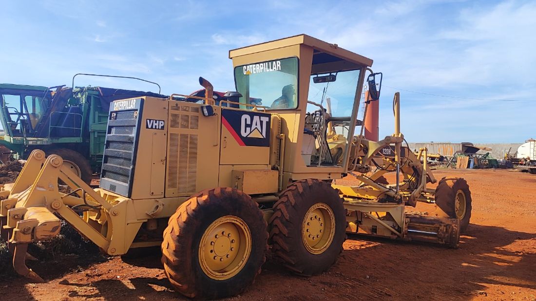 Caterpillar MOTONIVELADORA 120H 2001/2001 — foto 2 de 3