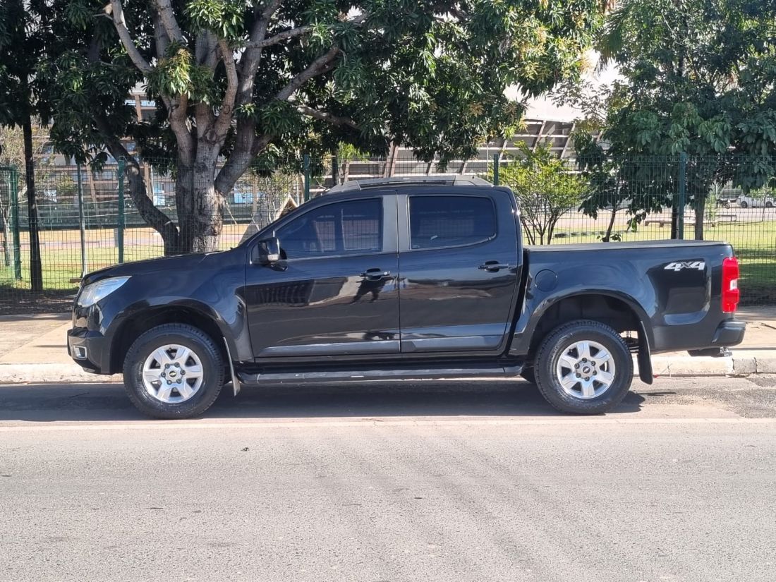 CHEVROLET/GM S10 LTZ CD 2.8 4x4 TDI Automático Diesel 2014/2015 — foto 3 de 11