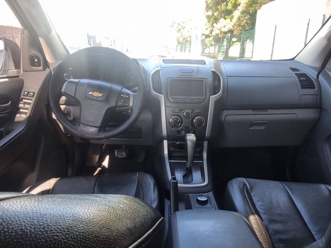 CHEVROLET/GM S10 LTZ CD 2.8 4x4 TDI Automático Diesel 2014/2015 — foto 6 de 11