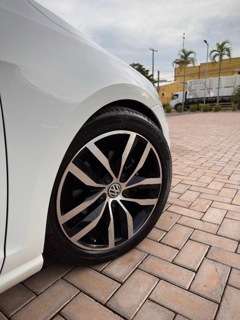 Volkswagen GOLF HIGHLINE 1.4 TSI TIPTRONIC 2016/2017 — foto 4 de 8