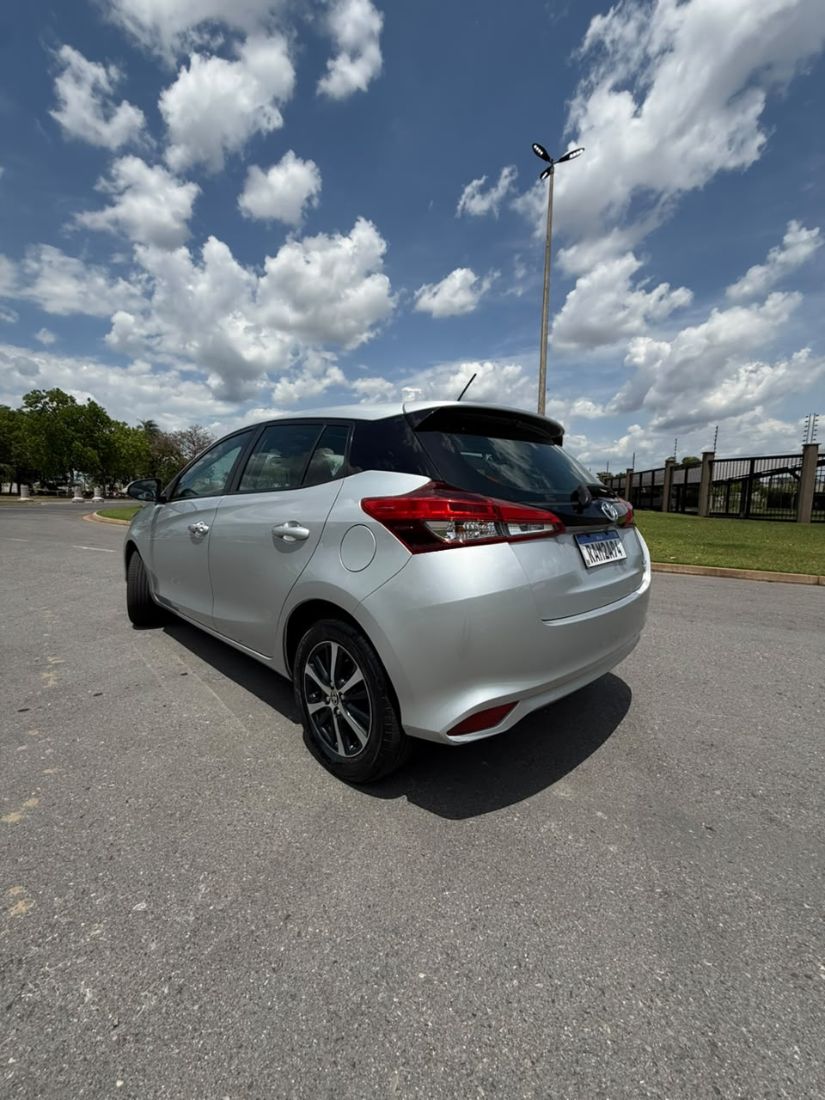 Toyota Yaris Hatch XLS Connect 1.5 Automático Flex 2020/2020 — foto 10 de 15