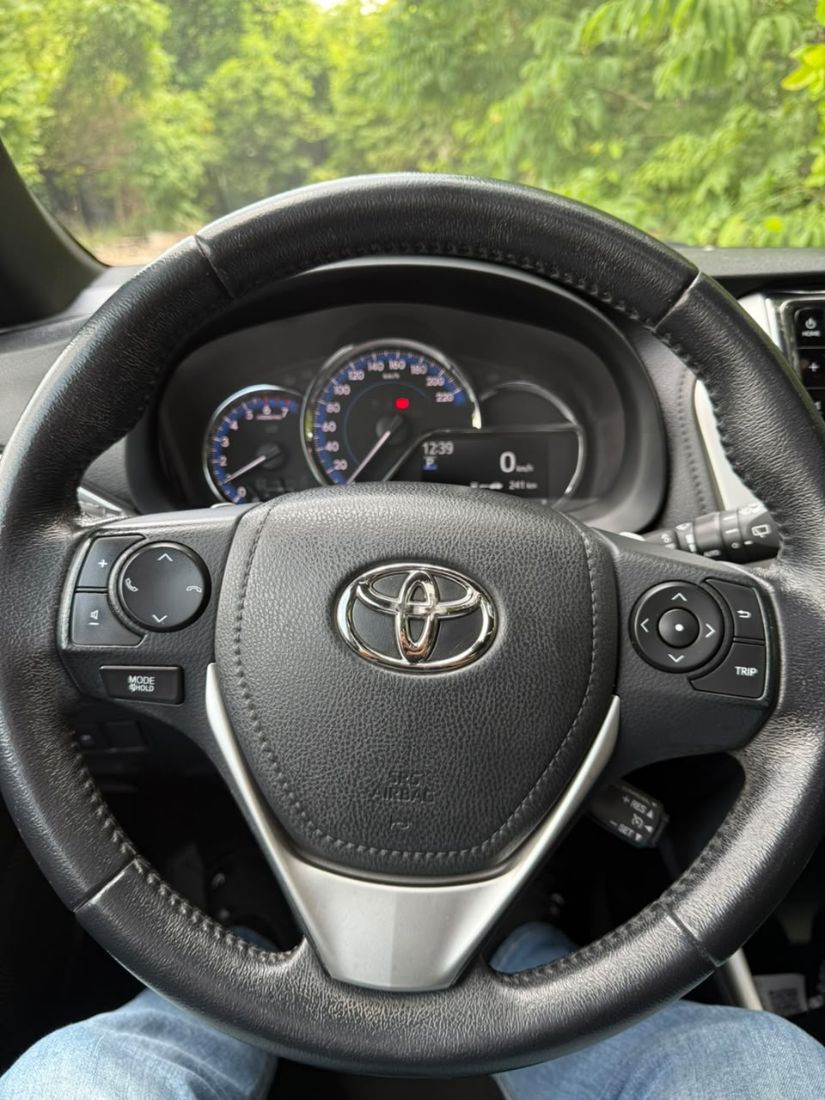 Toyota Yaris Hatch XLS Connect 1.5 Automático Flex 2020/2020 — foto 5 de 15