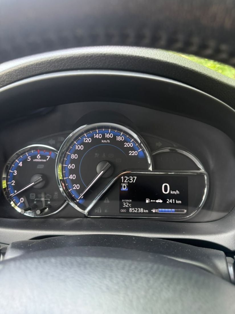 Toyota Yaris Hatch XLS Connect 1.5 Automático Flex 2020/2020 — foto 8 de 15