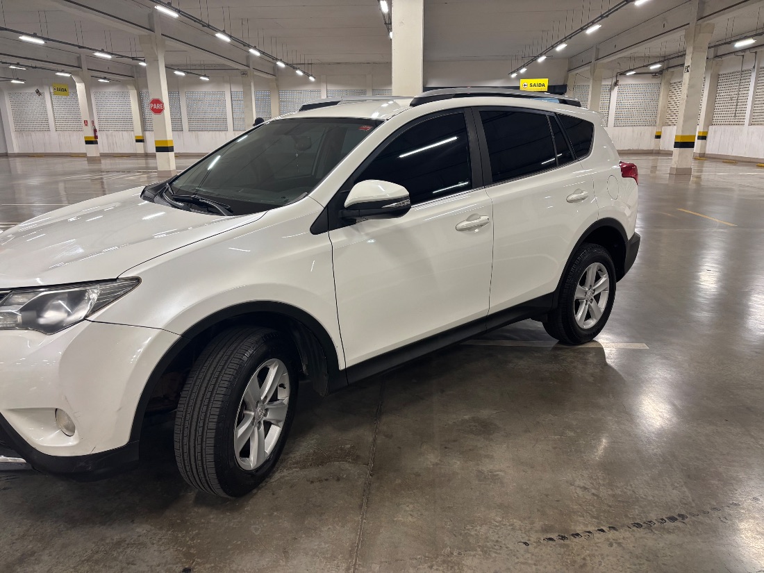 Toyota RAV4 2.0 4x4 16V Automático 2014/2014 — foto 2 de 14