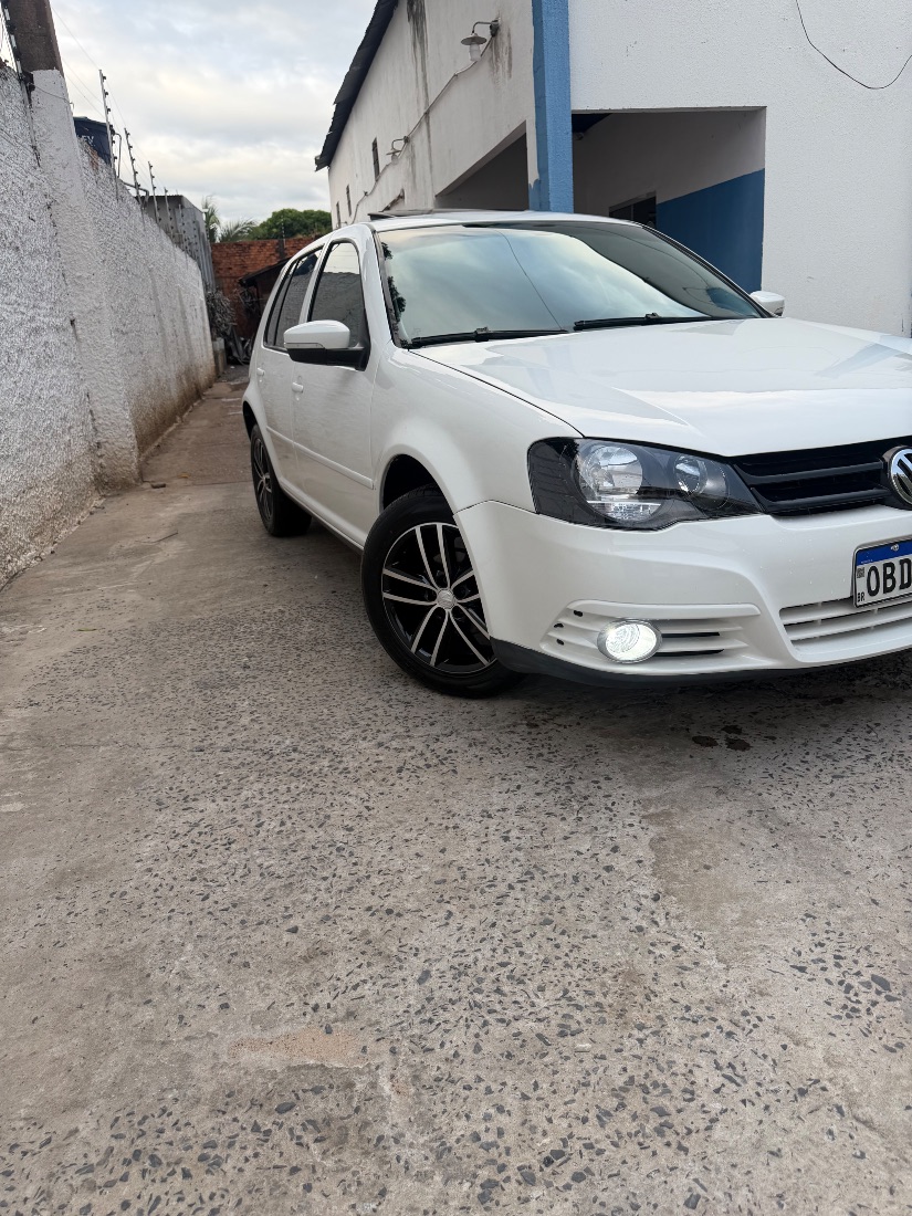 Volkswagen Golf Sportline 1.6 Mi Total Flex 4P 2013/2013 — foto 13 de 14
