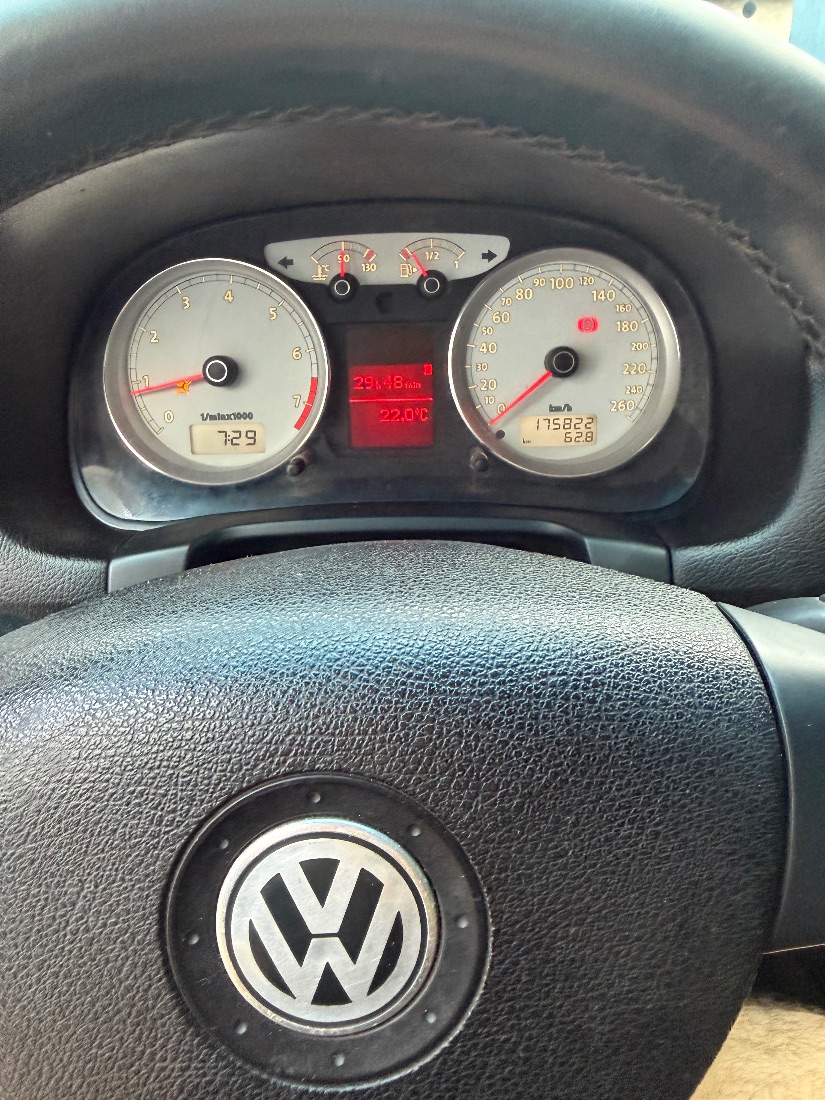 Volkswagen Golf Sportline 1.6 Mi Total Flex 4P 2013/2013 — foto 8 de 14