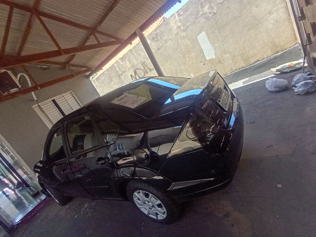 Ford Fiesta Hatch 1.6 Mecânico Flex 5P 2013/2014 — foto 5 de 8