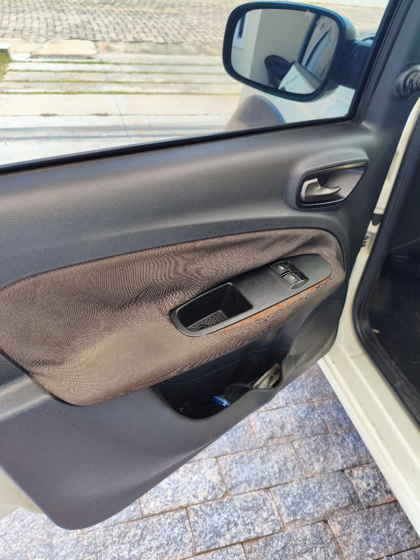 Fiat Uno Way Celeb 1.0 EVO Fire Flex 5P 2015/2015 — foto 9 de 15