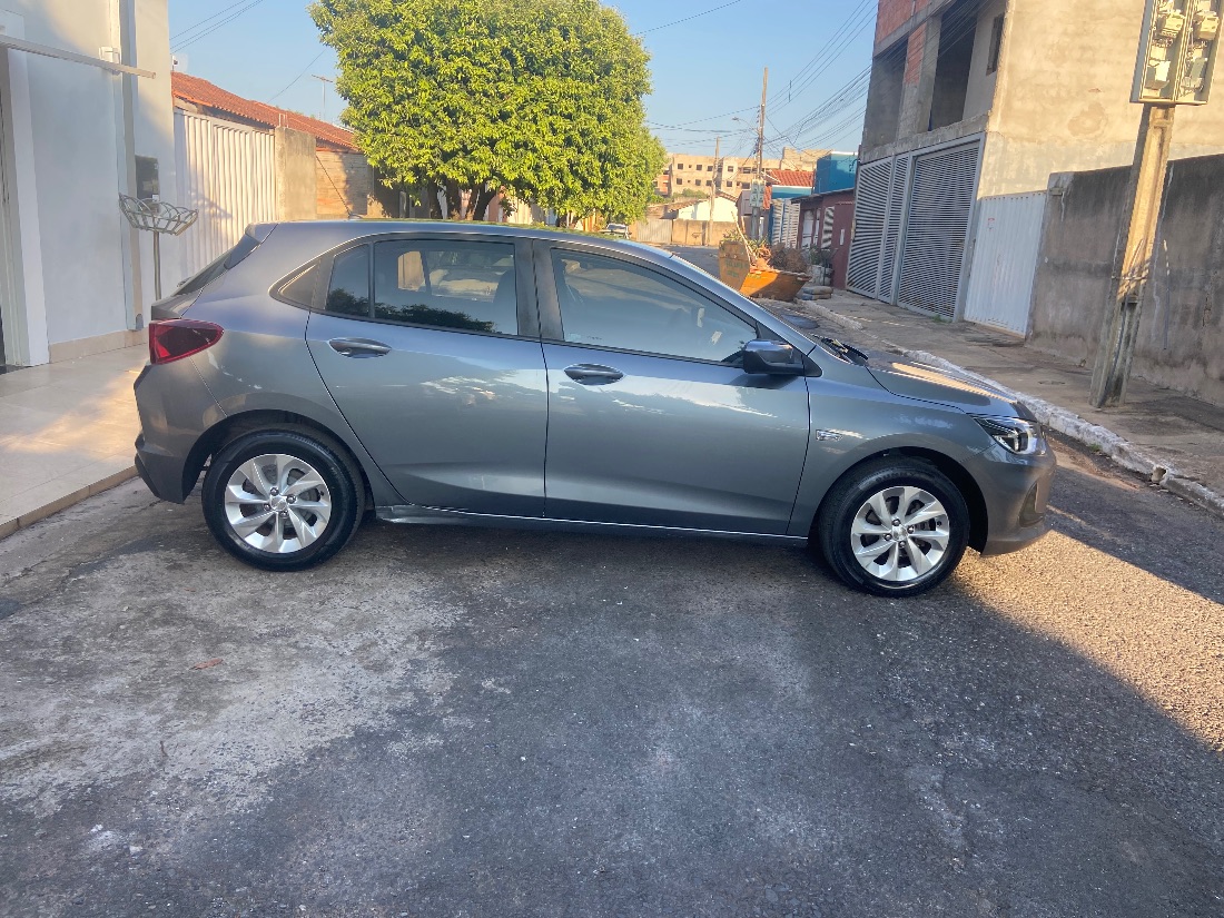 CHEVROLET/GM Onix Hatch LT 1.0 Mecânico Flex 2022/2023 — foto 3 de 13