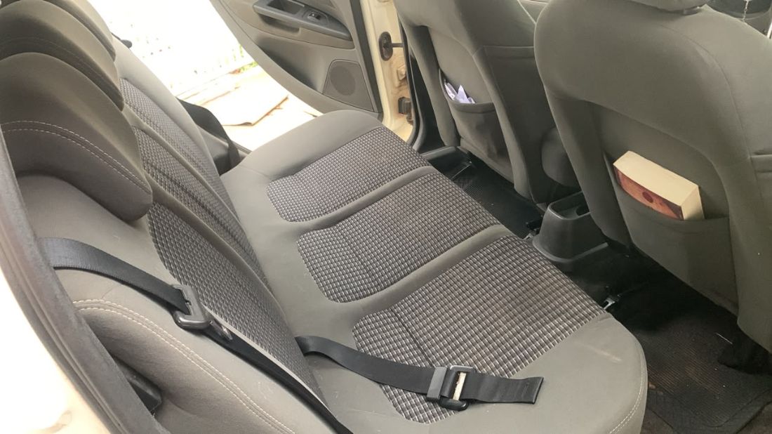 Fiat Punto Essence 1.8 Flex 5P 2010/2011 — foto 12 de 13