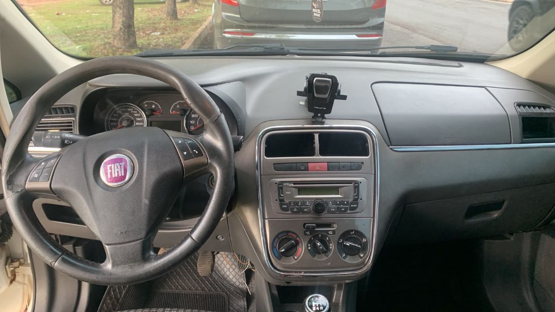 Fiat Punto Essence 1.8 Flex 5P 2010/2011 — foto 13 de 13