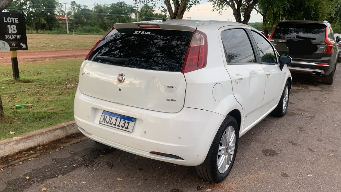 Fiat Punto Essence 1.8 Flex 5P 2010/2011 — foto 3 de 13