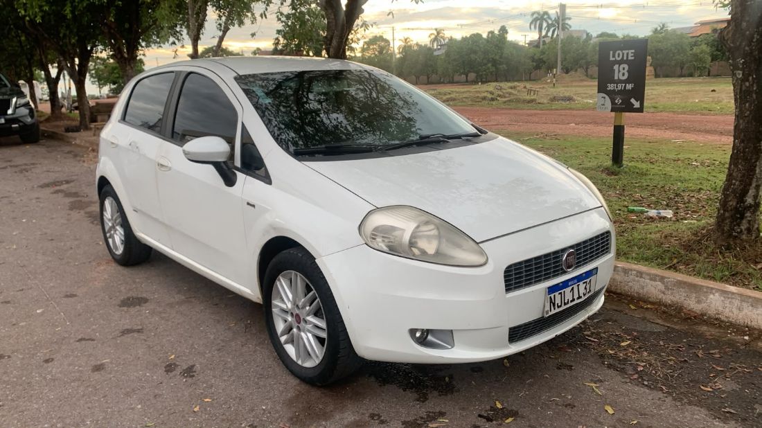 Fiat Punto Essence 1.8 Flex 5P 2010/2011 — foto 9 de 13