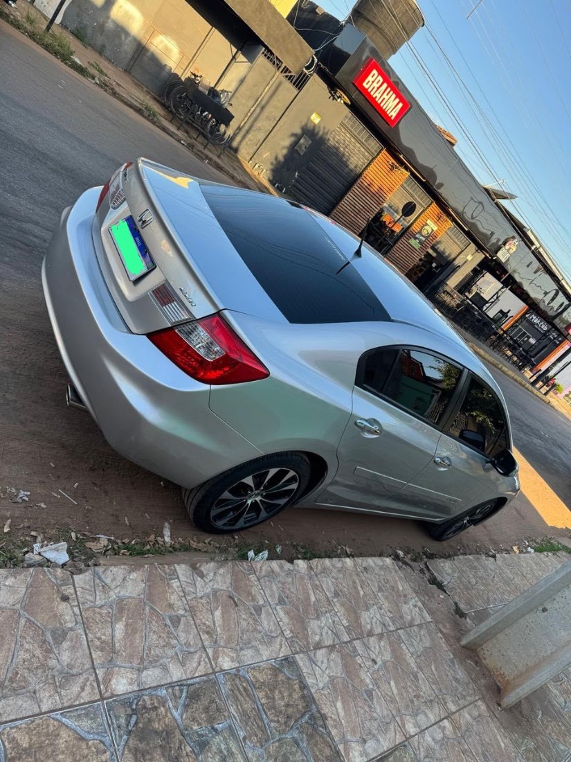 Honda Civic Sedan EXR 2.0 Automático Flex 2015/2016 — foto 3 de 6