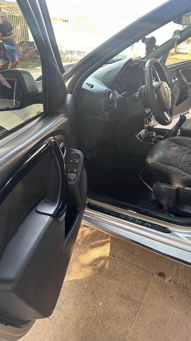 Renault Duster Oroch Dynamique 1.6 16V Mecânico Flex 2016/2016 — foto 8 de 14