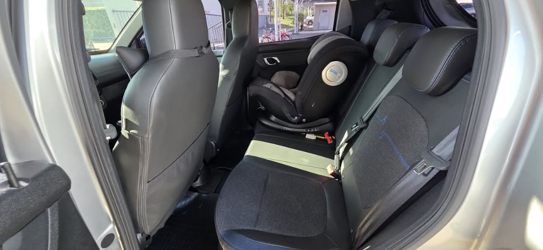 Renault Kwid Intense 1.0 Mecânico Flex 2024/2025 — foto 11 de 15