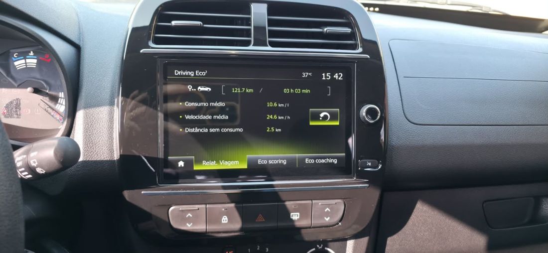Renault Kwid Intense 1.0 Mecânico Flex 2024/2025 — foto 12 de 15