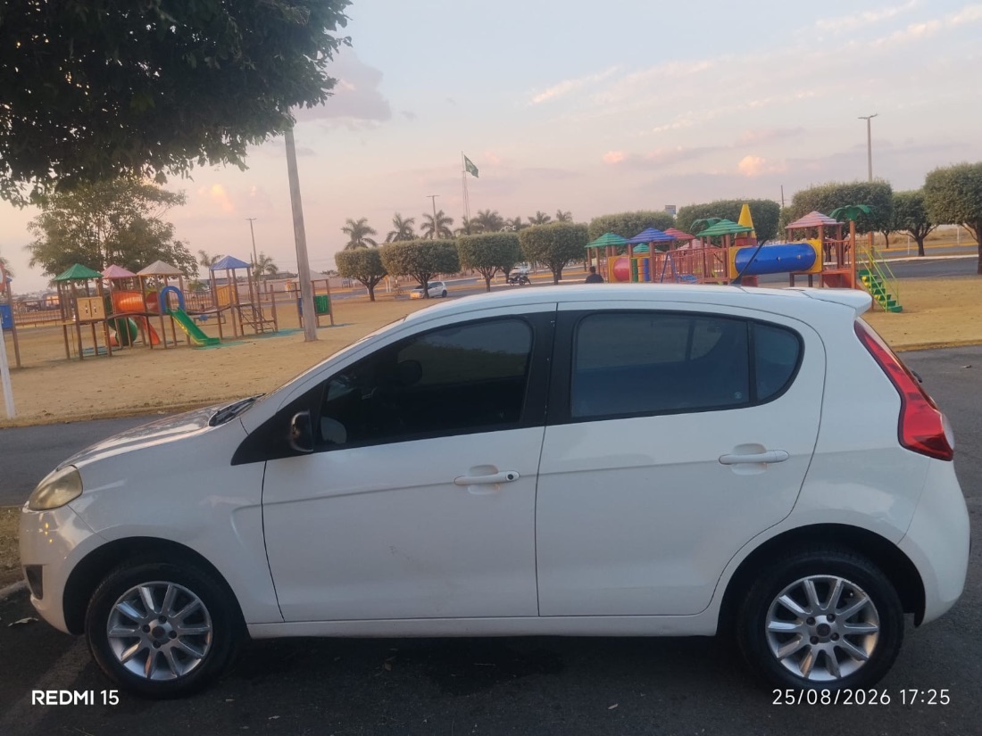 Fiat Palio Attractive 1.0 EVO Fire Flex 5P 2012/2012 — foto 2 de 10