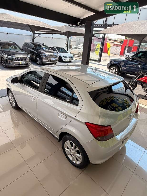 CHEVROLET/GM Onix Hatch LT 1.4 Mecânico Flex 2015/2015 — foto 5 de 18