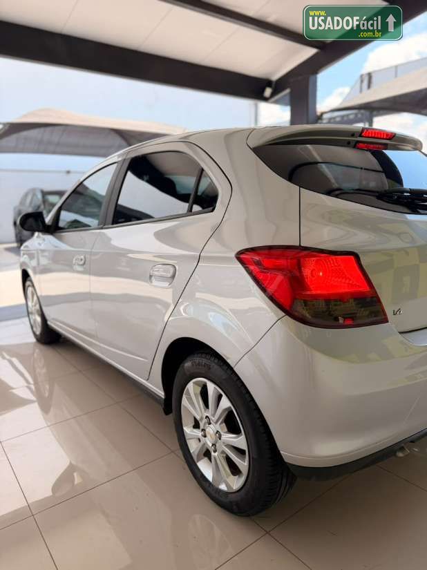 CHEVROLET/GM Onix Hatch LT 1.4 Mecânico Flex 2015/2015 — foto 9 de 18
