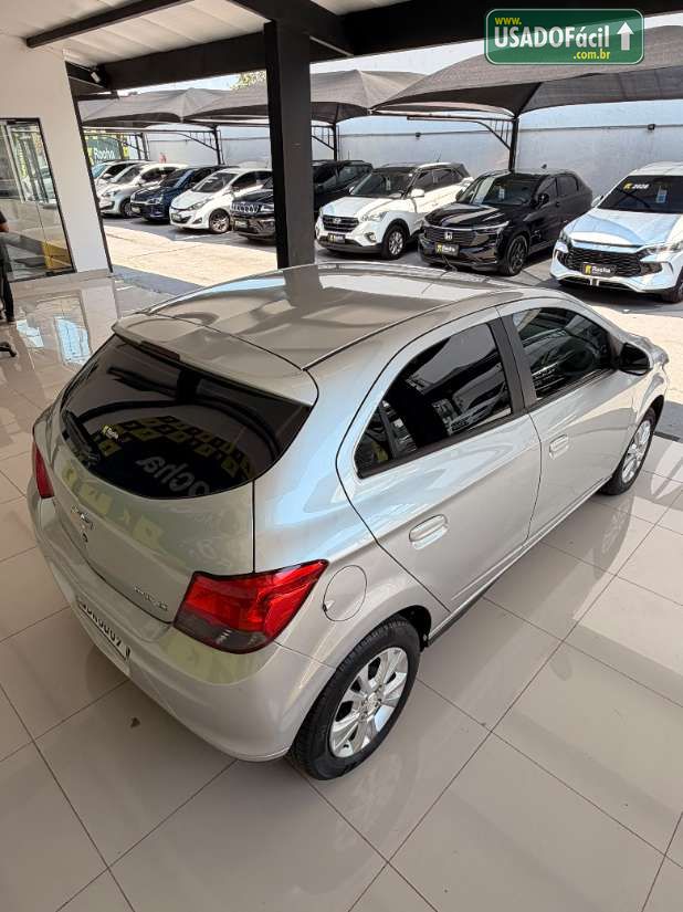CHEVROLET/GM Onix Hatch LT 1.4 Mecânico Flex 2015/2015 — foto 4 de 18