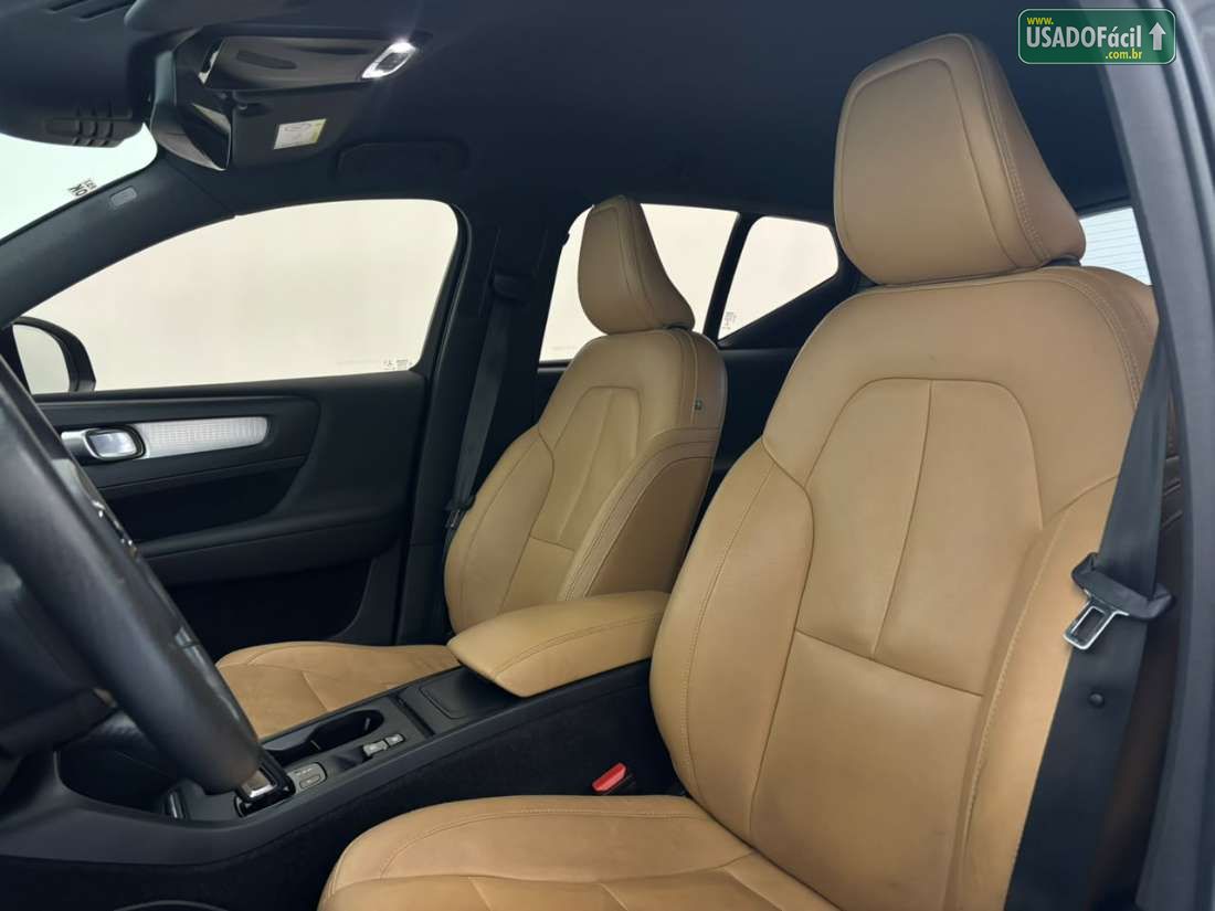 VOLVO XC 40 T-4 Momentum 2.0 252cv AWD 2020/2020 — foto 11 de 14