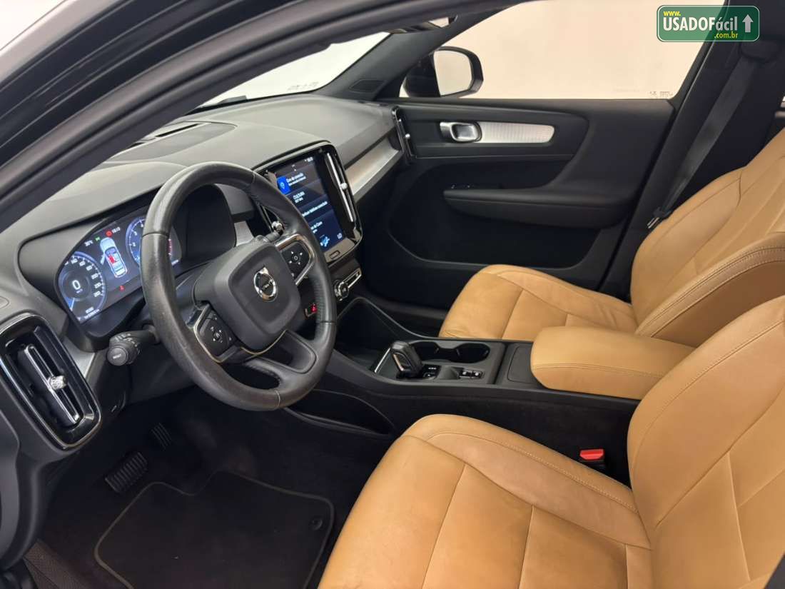 VOLVO XC 40 T-4 Momentum 2.0 252cv AWD 2020/2020 — foto 9 de 14