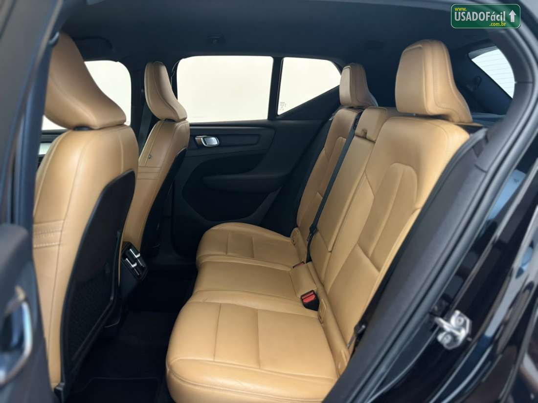 VOLVO XC 40 T-4 Momentum 2.0 252cv AWD 2020/2020 — foto 12 de 14