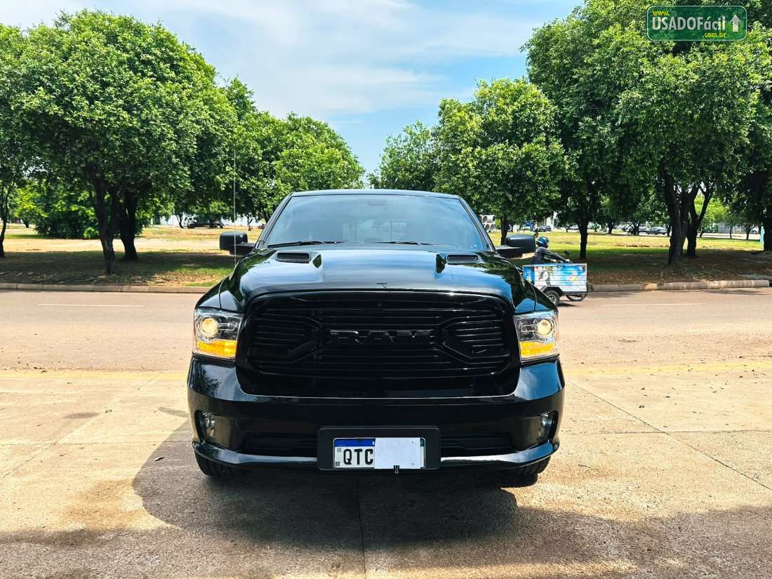 RAM Ram Classic Laramie CD 5.7 V8 4X4 Automático 2022/2022 — foto 2 de 18