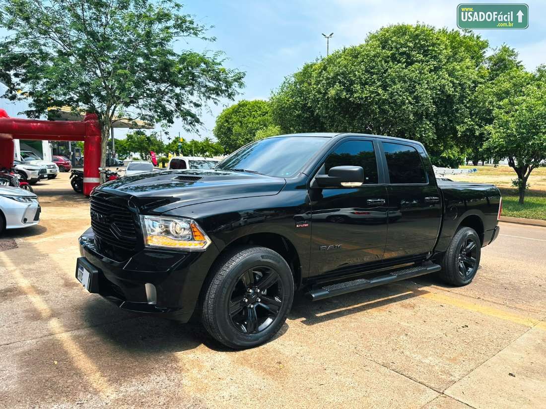 RAM Ram Classic Laramie CD 5.7 V8 4X4 Automático 2022/2022 — foto 3 de 18