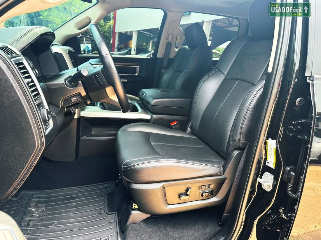 RAM Ram Classic Laramie CD 5.7 V8 4X4 Automático 2022/2022 — foto 7 de 18